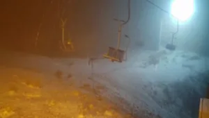 המערכת החורפית נמשכת. צפו בשלג שנערם בחרמון